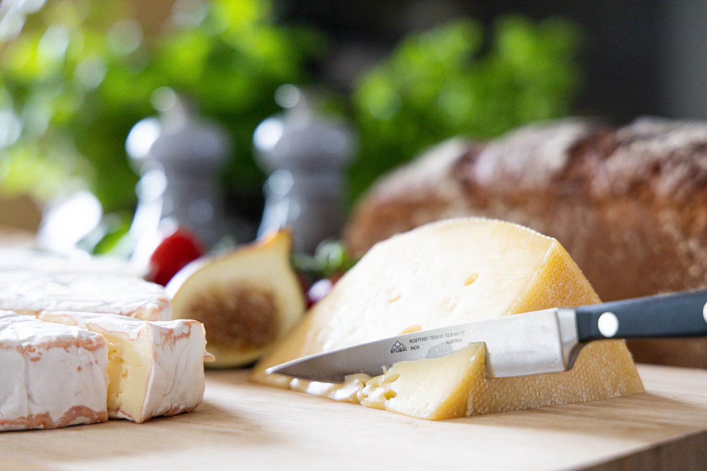 STUBAI hochwertiges Spickmesser geschmiedet | 100 mm | Küchenmesser Fleischmesser aus Edelstahl für müheloses Schneiden von Fleisch, Obst & Lebensmitteln, spülmaschinenfest, schwarzer Griff