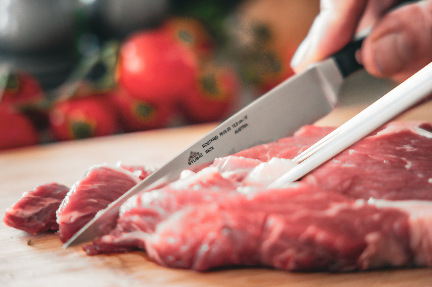 STUBAI hochwertiges Spickmesser geschmiedet | 100 mm | Küchenmesser Fleischmesser aus Edelstahl für müheloses Schneiden von Fleisch, Obst & Lebensmitteln, spülmaschinenfest, schwarzer Griff