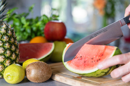 STUBAI hochwertiges Santokumesser geschmiedet | 180 mm | Küchenmesser aus Edelstahl für Schneiden von Fleisch, Geflügel, Gemüse, Obst & Lebensmitteln, spülmaschinenfest, schwarzer Griff