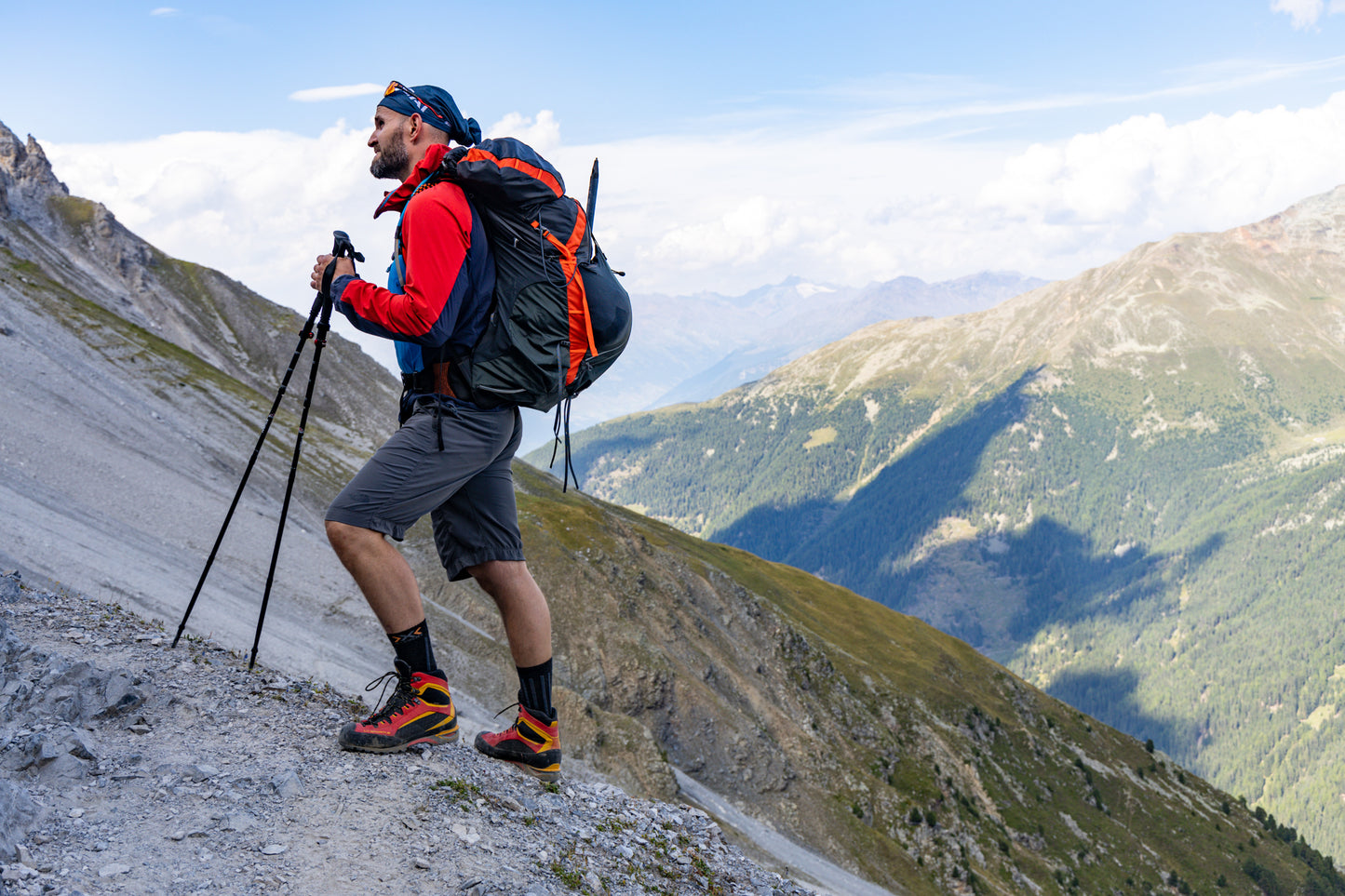 STUBAI Faltbarer Tourenstock Crimp Tour | 111 cm bis 128 cm |  Faltstöcke für Wanderung, steinige Wegen, Schneefelder, Outdooraktivitäten