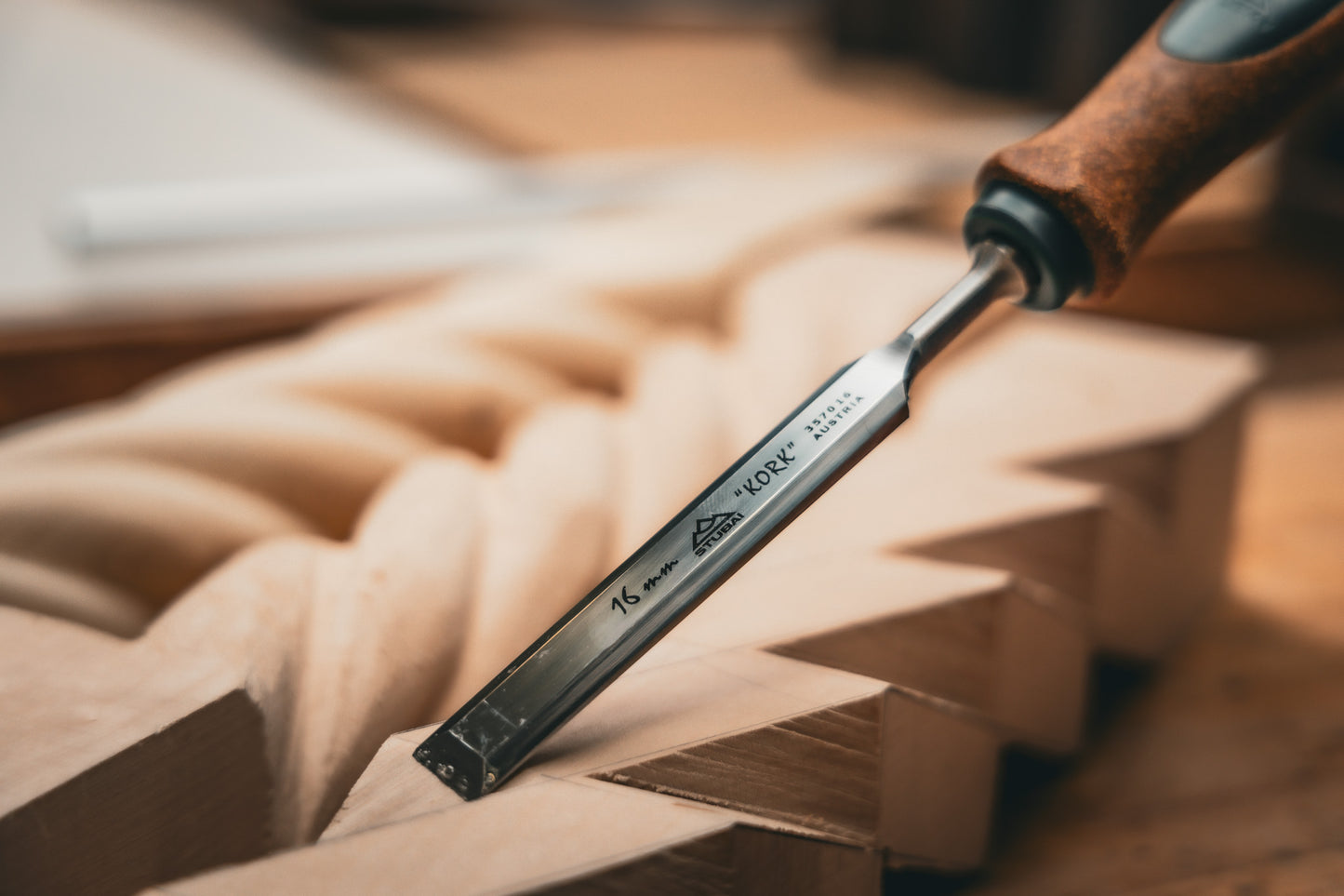 STUBAI Stemmeisen Set mit Korkgriff | 5-teilig (4/10/16/20/30 mm) in robuster Rolltasche | Stechbeitel mit rutschfestem KORK-Heft – ergonomisch, langlebig & präzise | Profi-Holzbearbeitung für Schreiner & Tischler