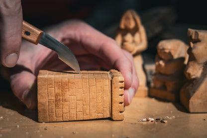 STUBAI Schnitzeisen- & Riffelraspelsatz Nr. 1 | 6-tlg. Set mit Balleisen 10 mm, Hohleisen 8 mm & 4 mm, Riffelraspel Nr. 1 & Nr. 2, Kerbschnitzmesser 45 mm | Schnitzwerkzeug in Rolltasche für Holzschnitzerei