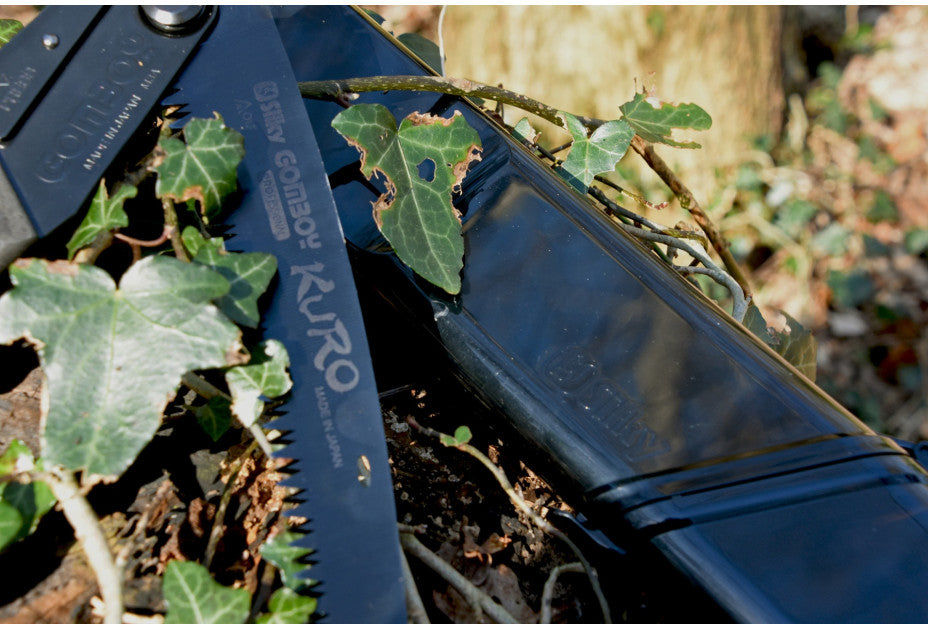 Silky japanische Klappsäge Gomboy Curve Outback „KURO“ - Limited Edition - 240 mm 8 ZpZ gebogene Klinge – Black Oxide Beschichtung – Arbor-Composite-Griff – Outdoor, Bushcraft & Forst