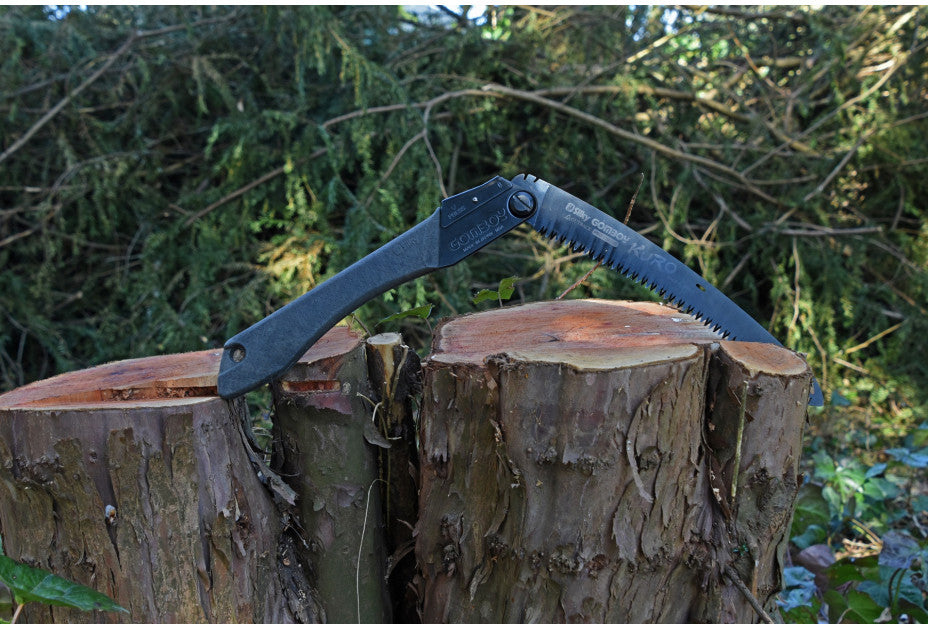 Silky japanische Klappsäge Gomboy Curve Outback „KURO“ - Limited Edition - 240 mm 8 ZpZ gebogene Klinge – Black Oxide Beschichtung – Arbor-Composite-Griff – Outdoor, Bushcraft & Forst