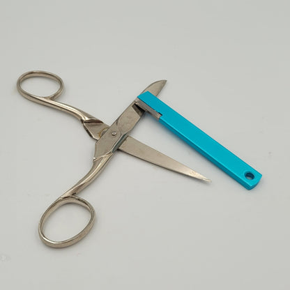 istor - Mini swiss sharpener - Schärfer Farbe blau , Schleifer/Schärfer ideales schärfen für Garten und Hof und Werkstatt ,Messer  und Scheren