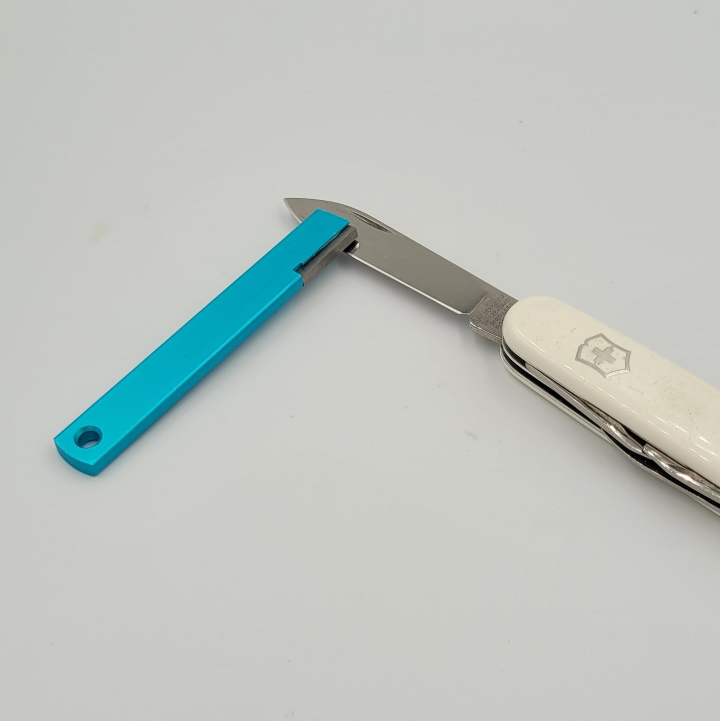 istor - Mini swiss sharpener - Schärfer Farbe blau , Schleifer/Schärfer ideales schärfen für Garten und Hof und Werkstatt ,Messer  und Scheren